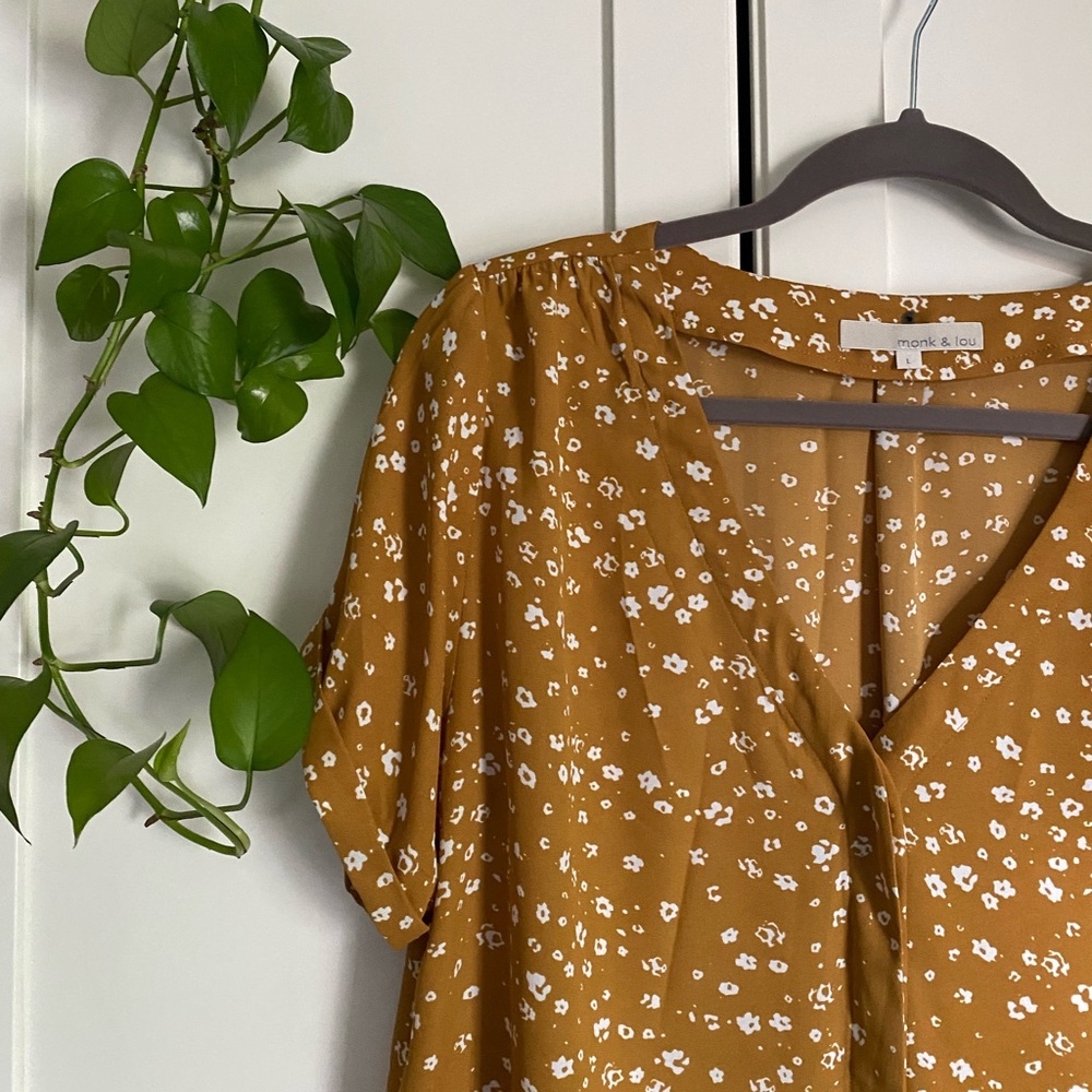 Monk & Lou floral retro-inspired blouse